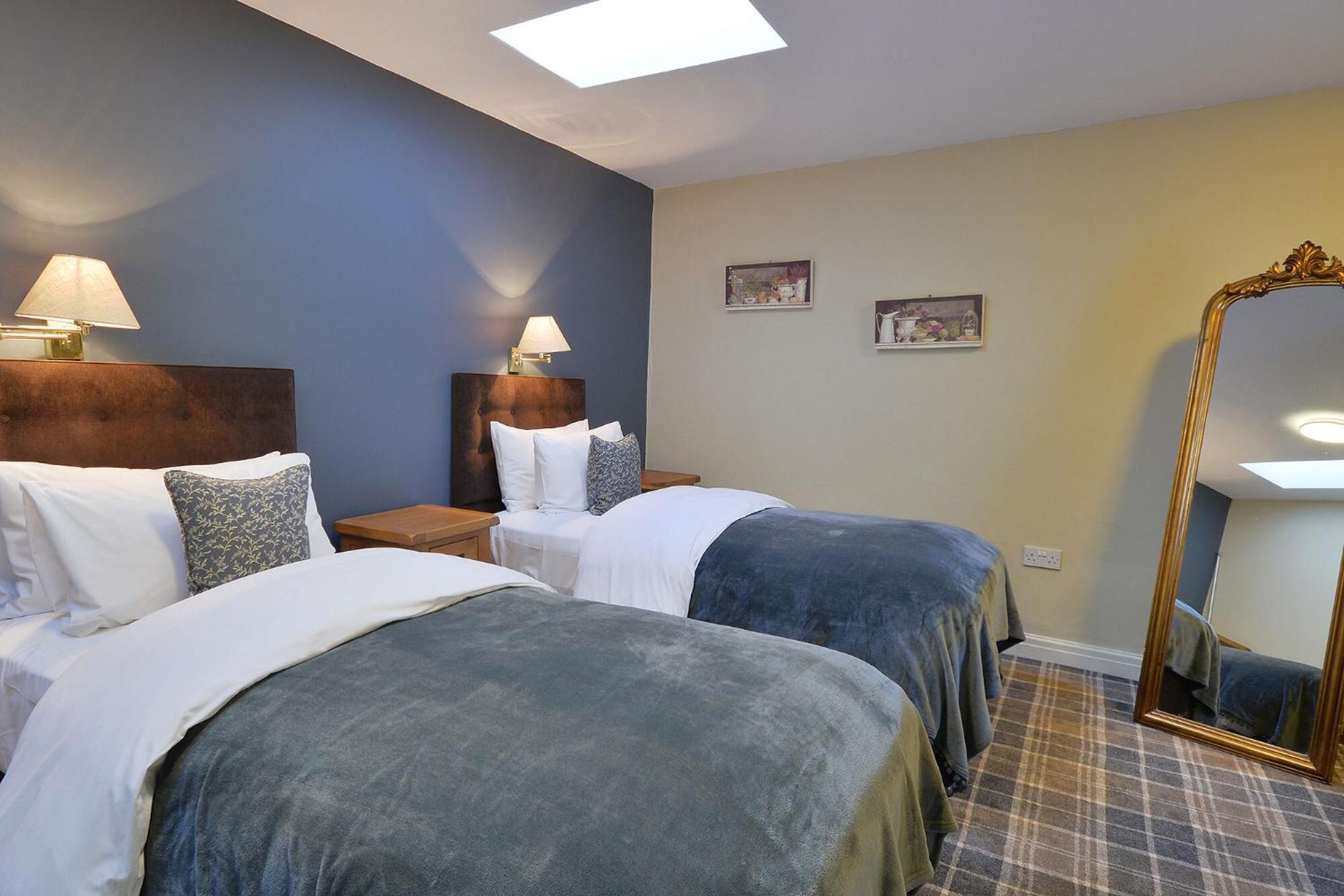 Отель The Fairfax Arms Gilling East Экстерьер фото