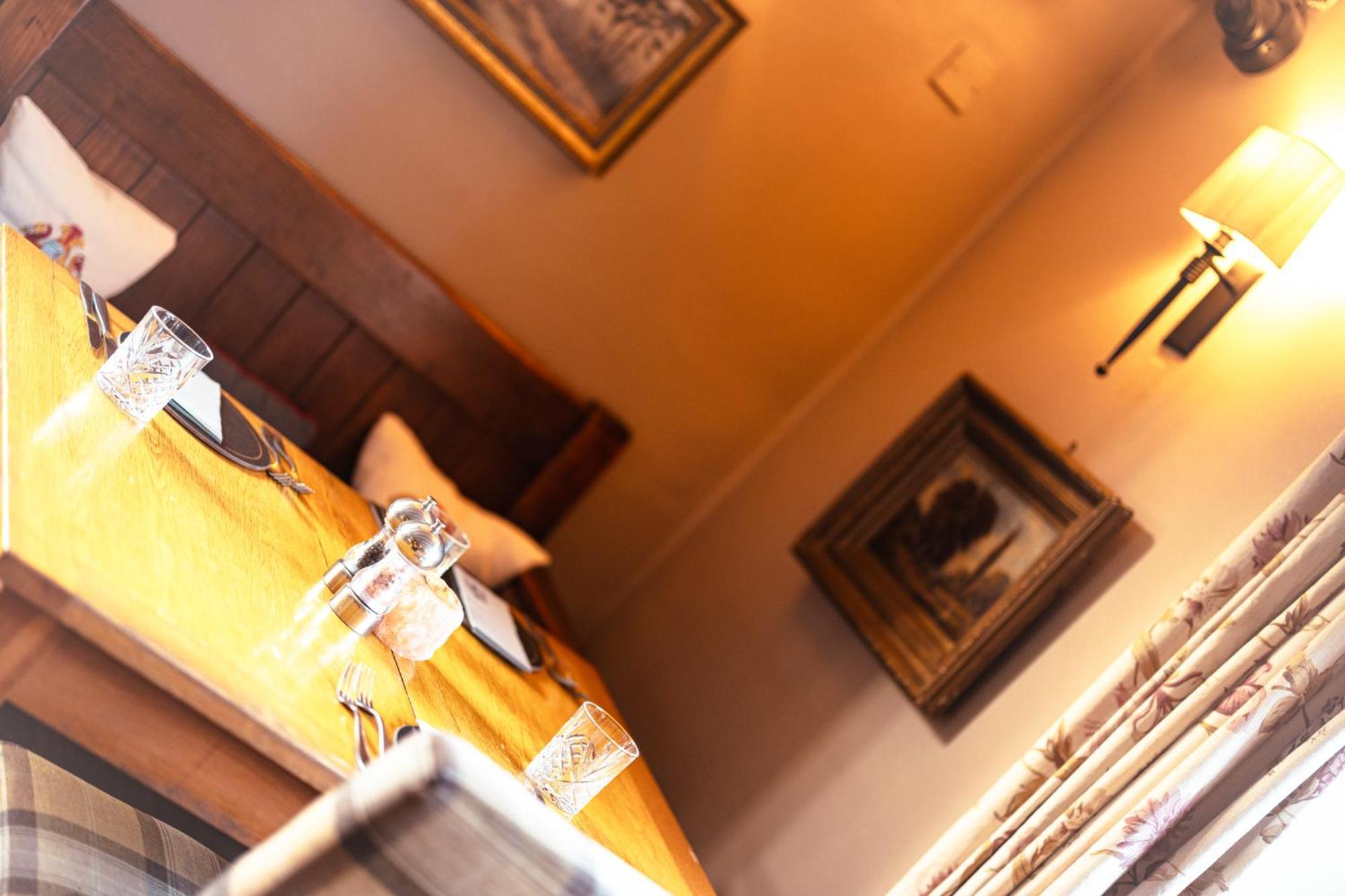 Отель The Fairfax Arms Gilling East Экстерьер фото